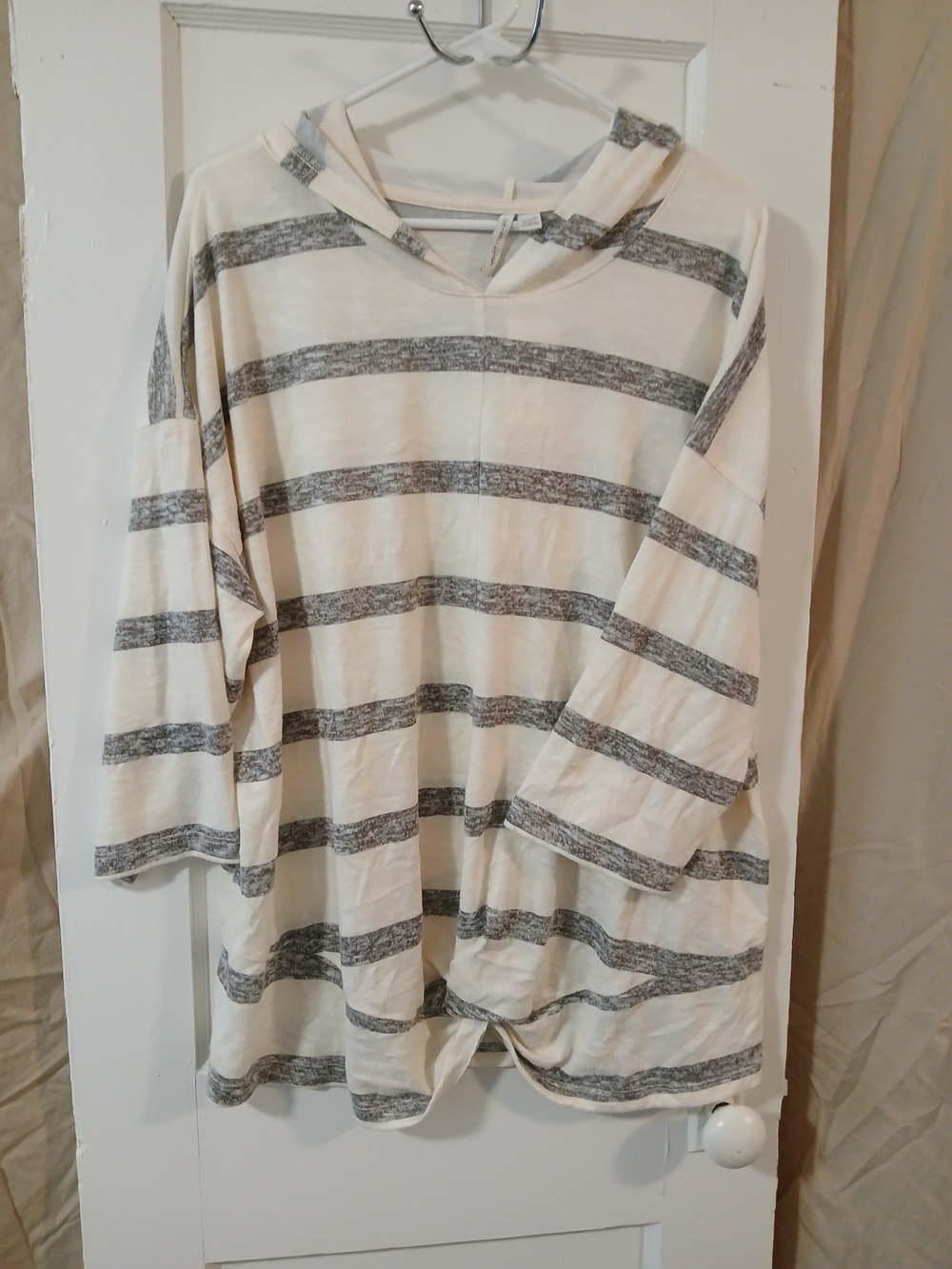 Women’s Cream & Gray Striped Hooded Tunic Sweatshirt